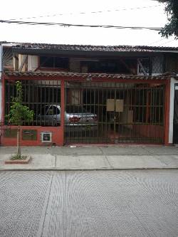 VENDO CASA EN VILLA DE GUADALUOE CALI, COLOMBIA