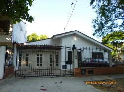 Vendo Hermosa casa Grande con 2 aptoestudios indep. Sur Cali, Colombia