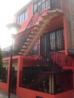 VENDO BONITA CASA 3 PISOS TOTALMENTE TERMINADA CALI, COLOMBIA