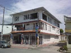 Vendo casa esquinera nueva de tres pisos en Villavicenc Villavicencio, colombia
