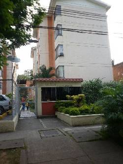 VENDO APTO EN EL REFUGIO CALI, COLOMBIA