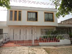 VENTA DE CASA CON 2 APARTAMENTOS Cali, Colombia