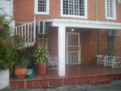 Cod. 09-8542Lindo Apartamento ubicado  Av. Goajira Maracaibo, Venezuela