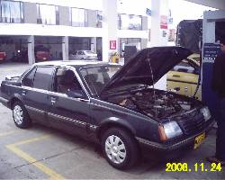 chevrolet  monza  a GAS bogota, colombia