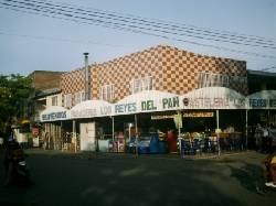 Venta de casa 2 plantas con panaderia Cali, Colombia